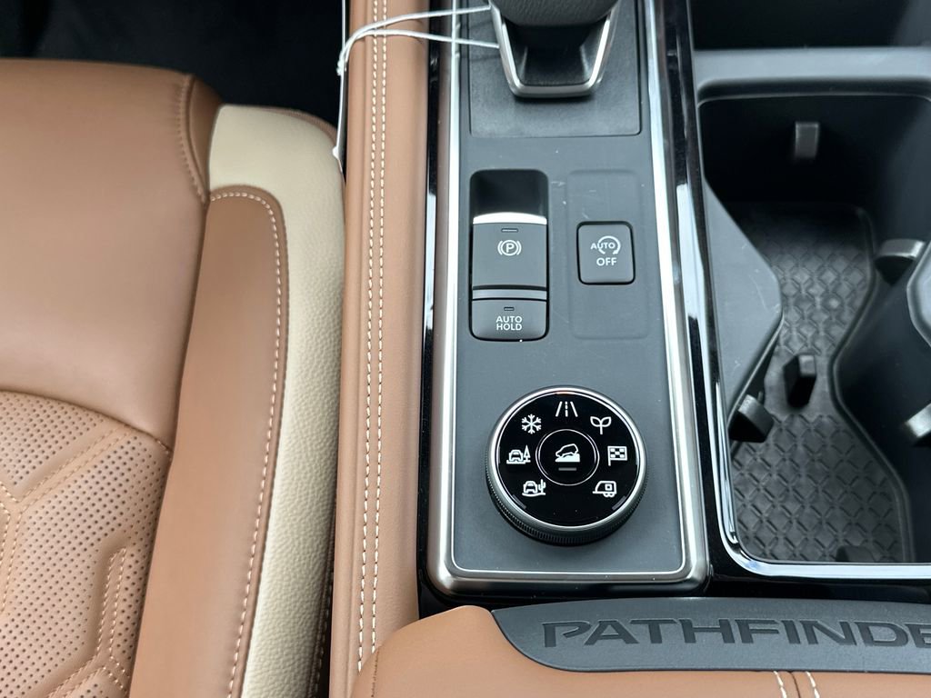 New 2026 Nissan Pathfinder Platinum AWD/4WD image 29