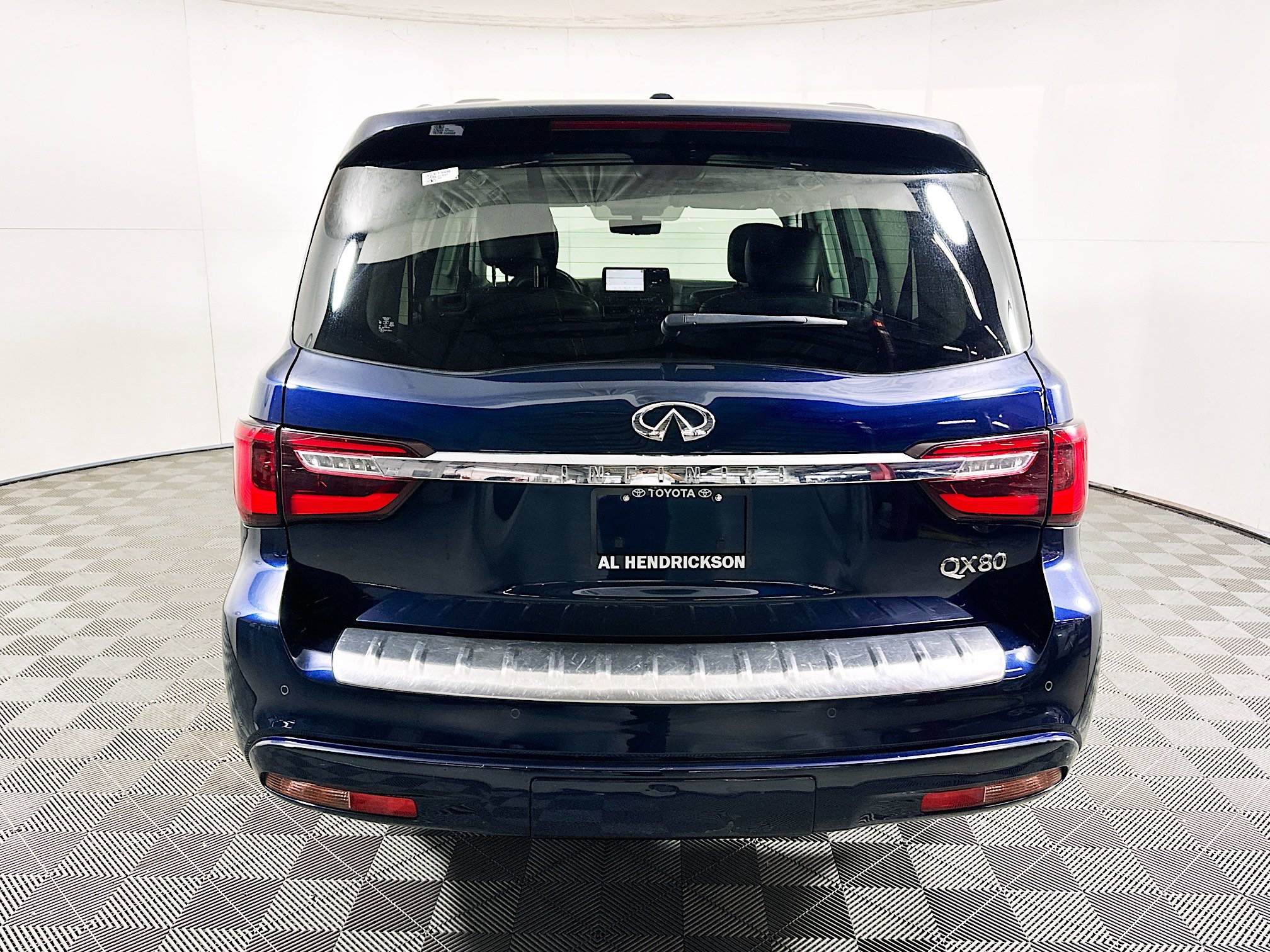 Used 2024 INFINITI QX80 Luxe image 4