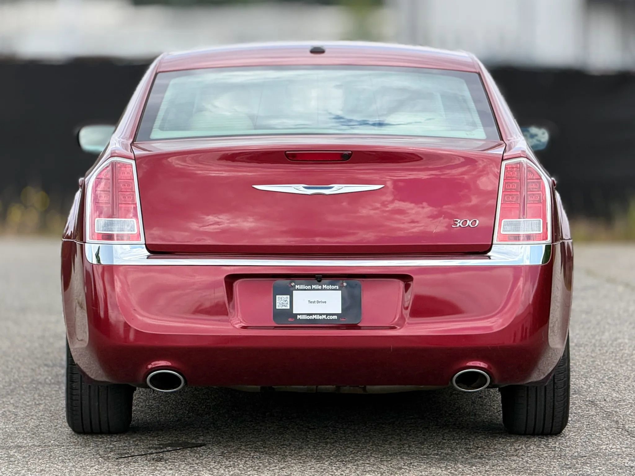 Used 2014 Chrysler 300 RWD image 4
