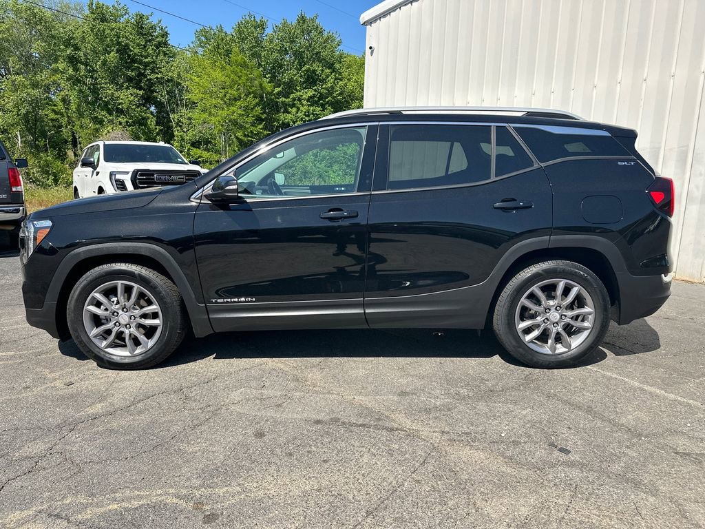 Used 2022 GMC Terrain SLT w/ Infotainment Package II FWD image 9