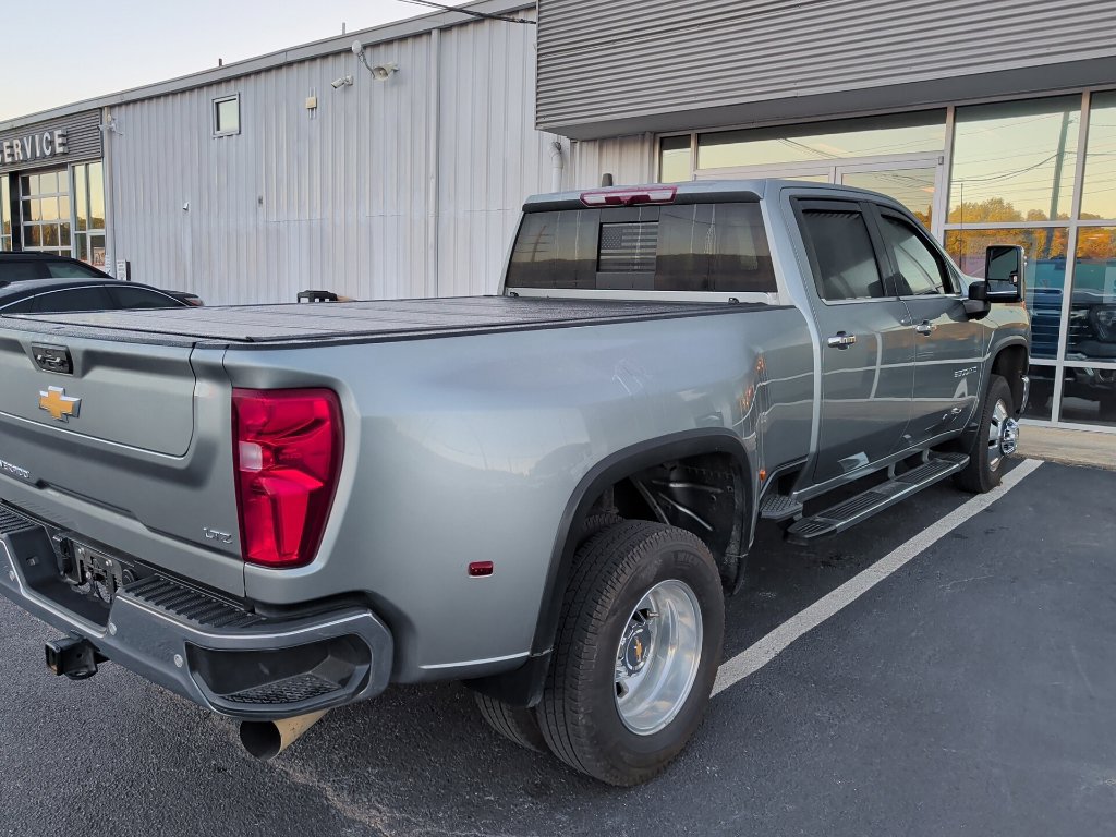 Used 2024 Chevrolet Silverado 3500 LTZ w/ LTZ Convenience Package AWD/4WD image 4