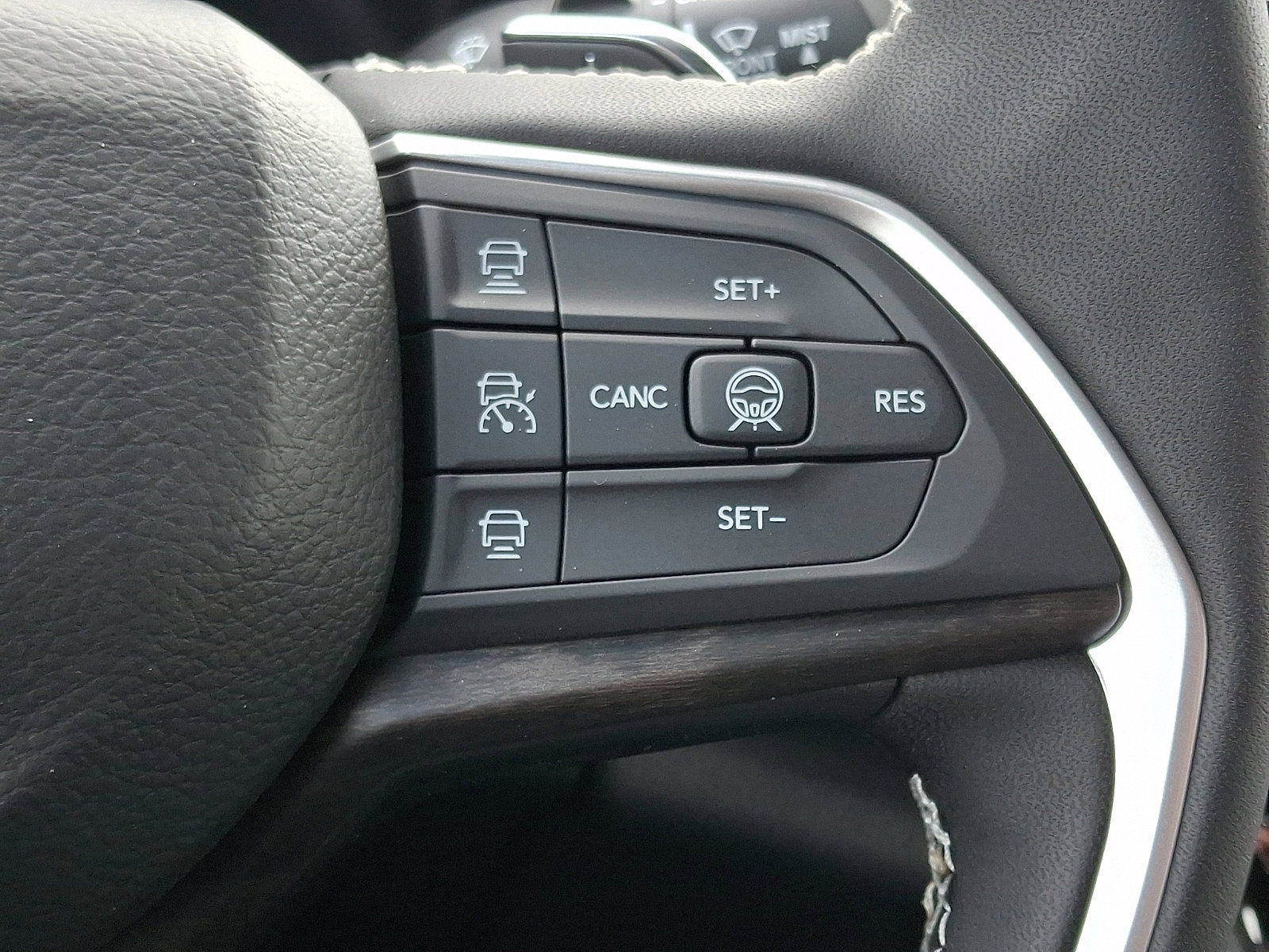 New 2026 Jeep Grand Cherokee Altitude image 15