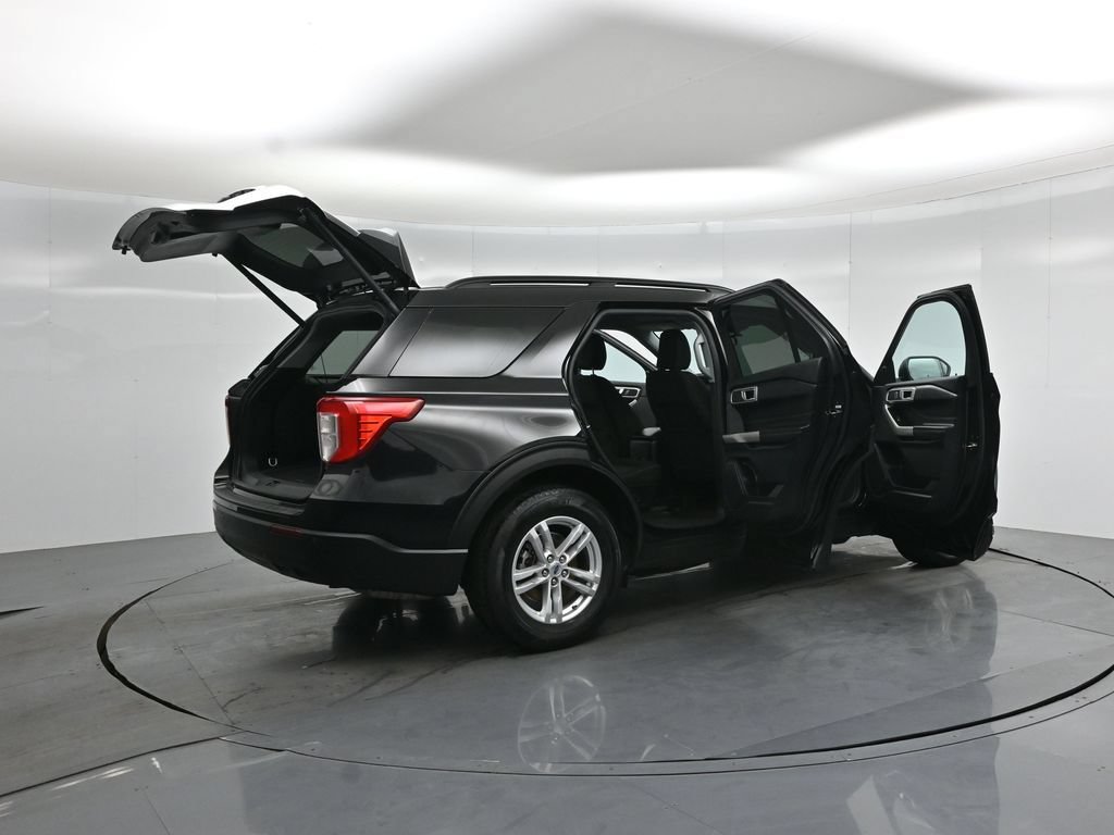 Certified 2023 Ford Explorer XLT RWD image 6
