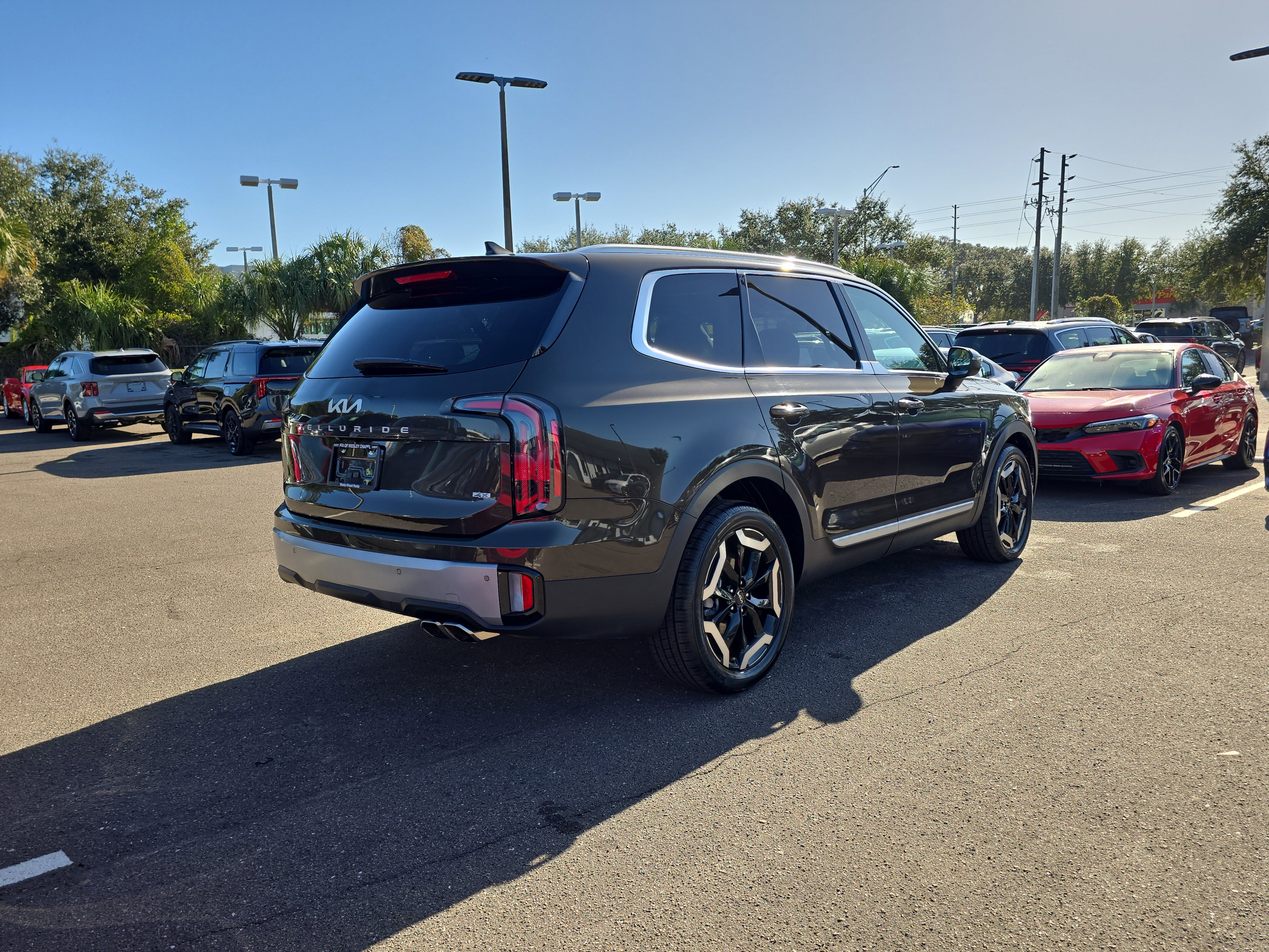 Certified 2023 Kia Telluride EX w/ EX Captain's Chair Package image 8
