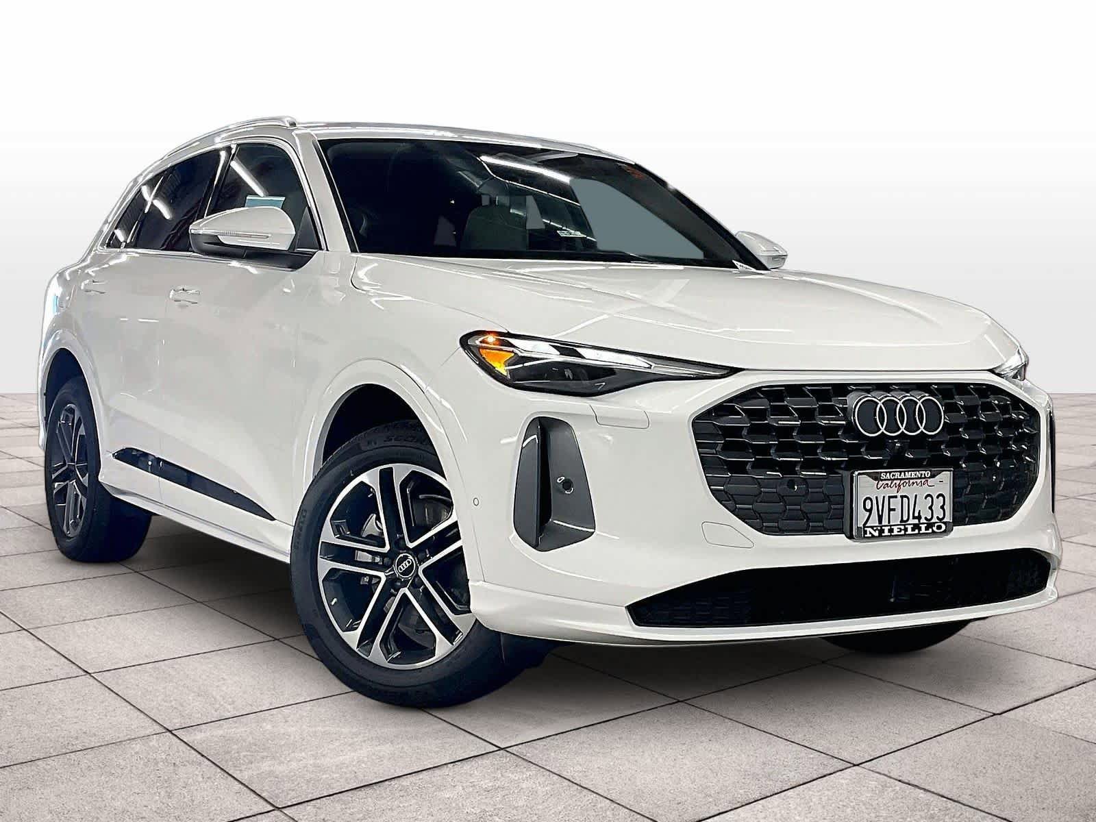 Certified 2025 Audi Q5 Premium w/ Convenience Package AWD/4WD image 2