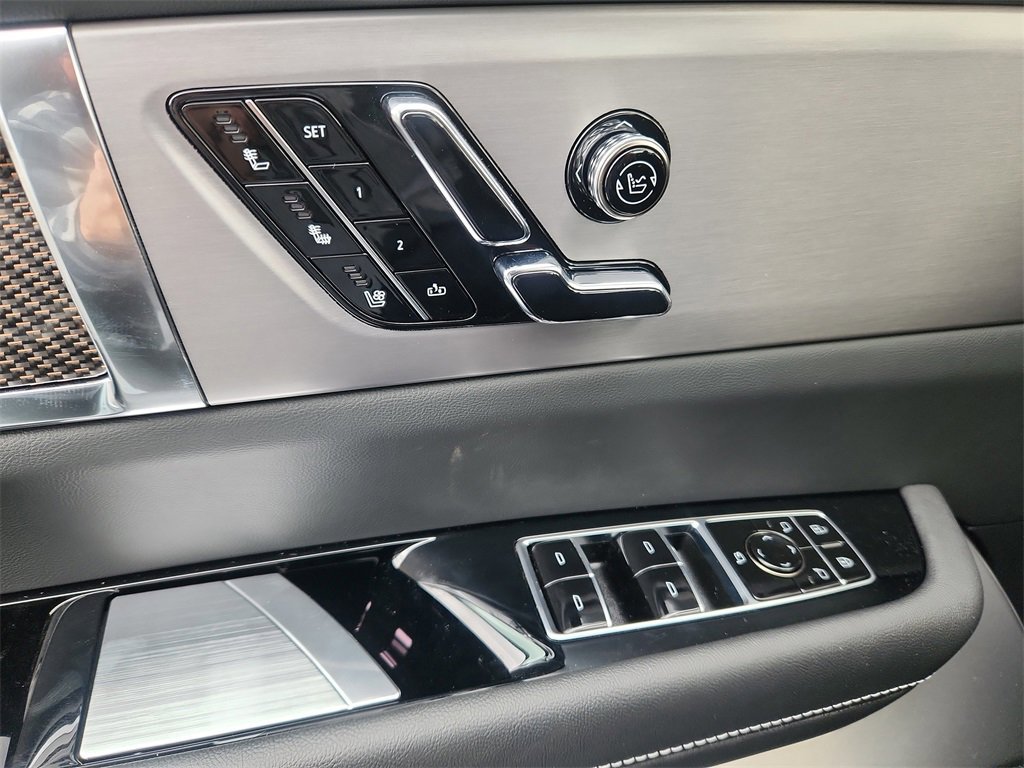 New 2026 Cadillac Vistiq Sport image 18