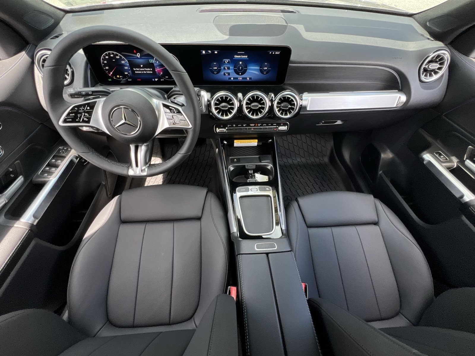 New 2026 Mercedes-Benz GLB 250 4MATIC image 13