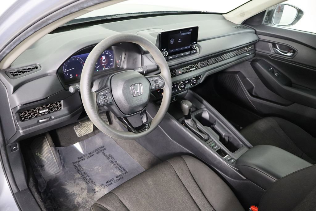 Used 2025 Honda Accord SE image 27