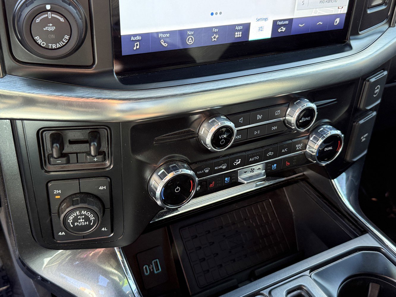 Used 2023 Ford F150 Lariat w/ Max Trailer Tow Package image 14