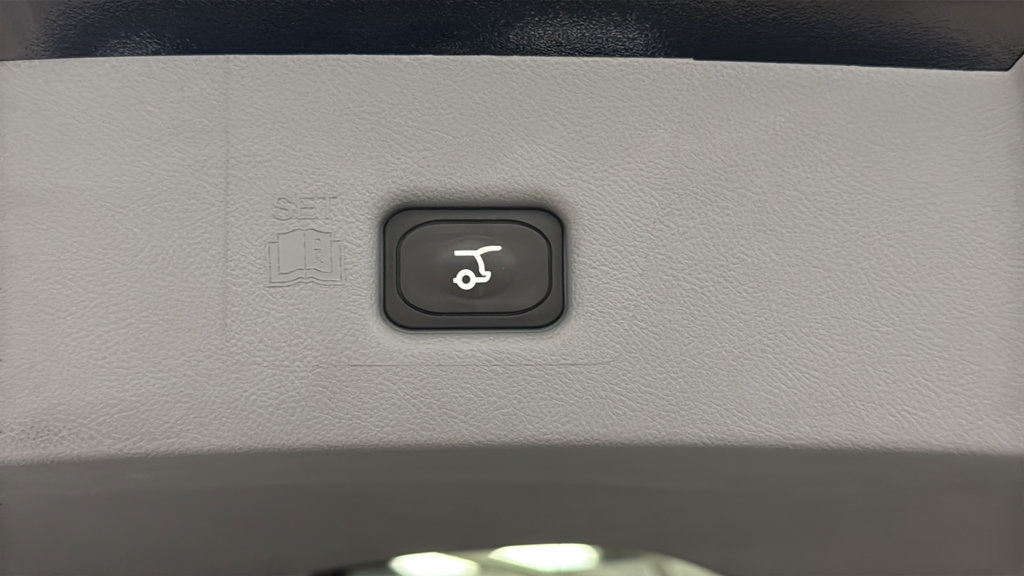 Used 2023 Lincoln Nautilus Reserve AWD/4WD image 28