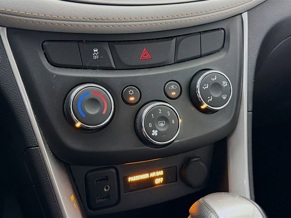 Used 2021 Chevrolet Trax LT w/ Sport Edition image 18