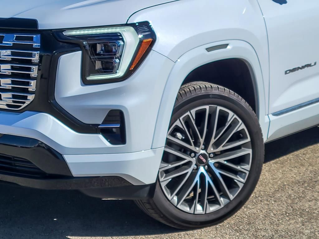 Used 2026 GMC Terrain Denali w/ LPO, Floor Liner Package image 4