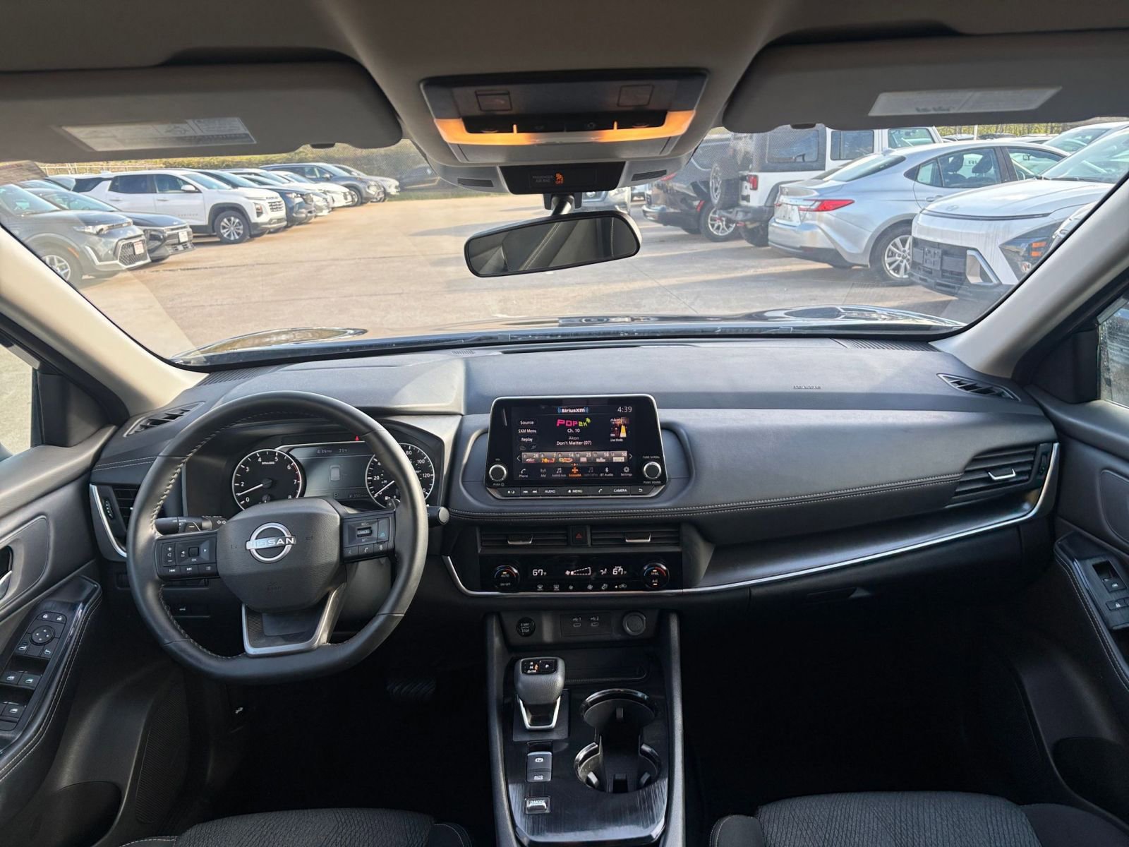Used 2025 Nissan Rogue SV FWD image 35