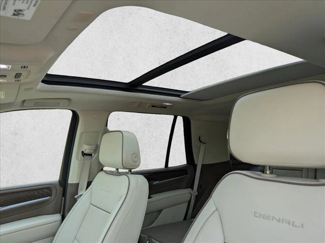 Used 2023 GMC Yukon Denali w/ LPO, Floor Liner Package image 15