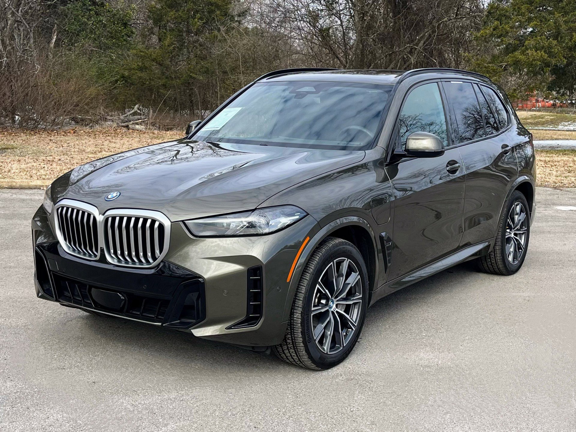 Used 2024 BMW X5 xDrive50e w/ M Sport Package AWD/4WD image 2