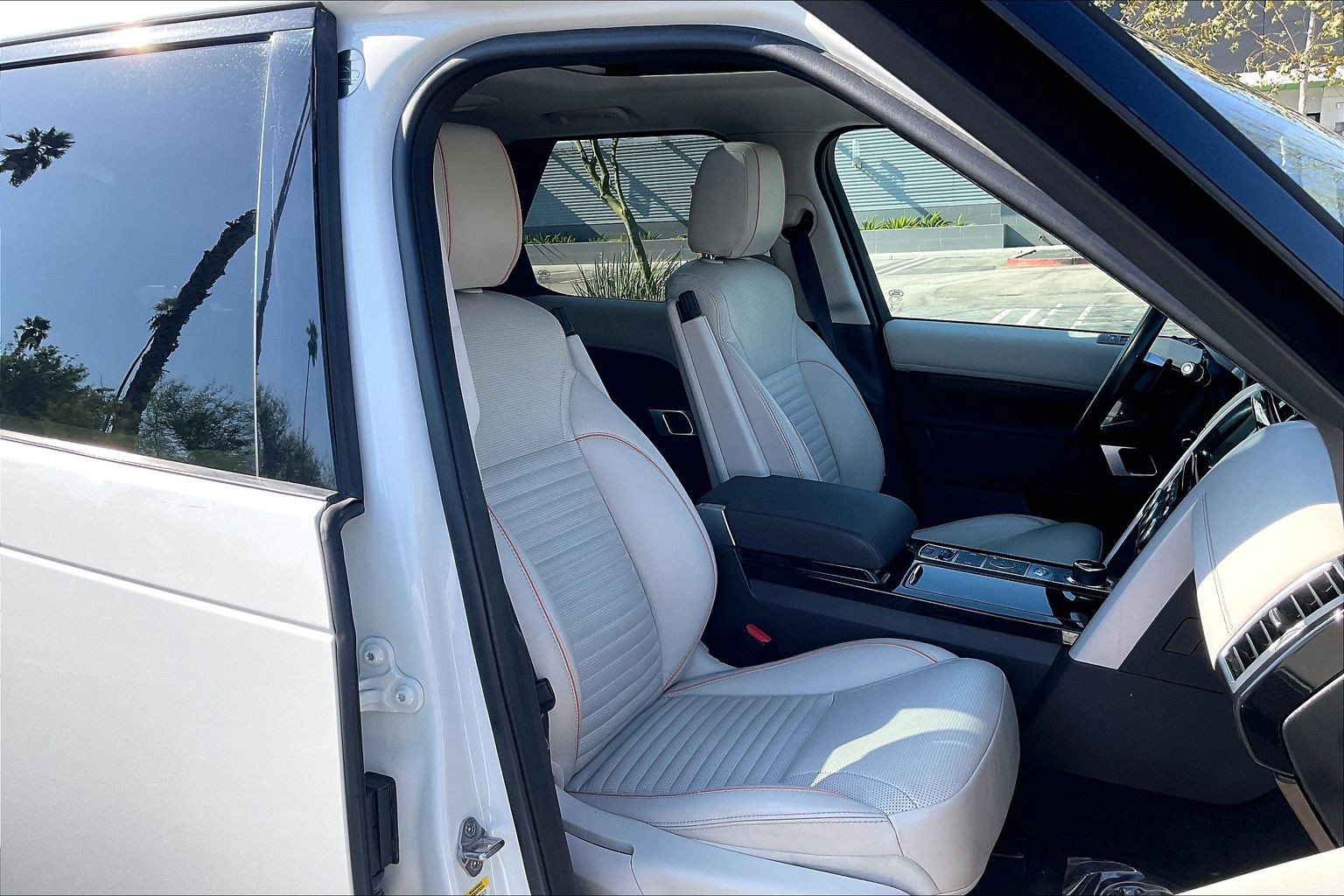 Used 2019 Land Rover Discovery HSE AWD/4WD image 7