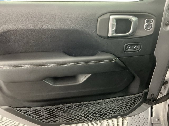 Used 2019 Jeep Wrangler Unlimited Sahara AWD/4WD image 7