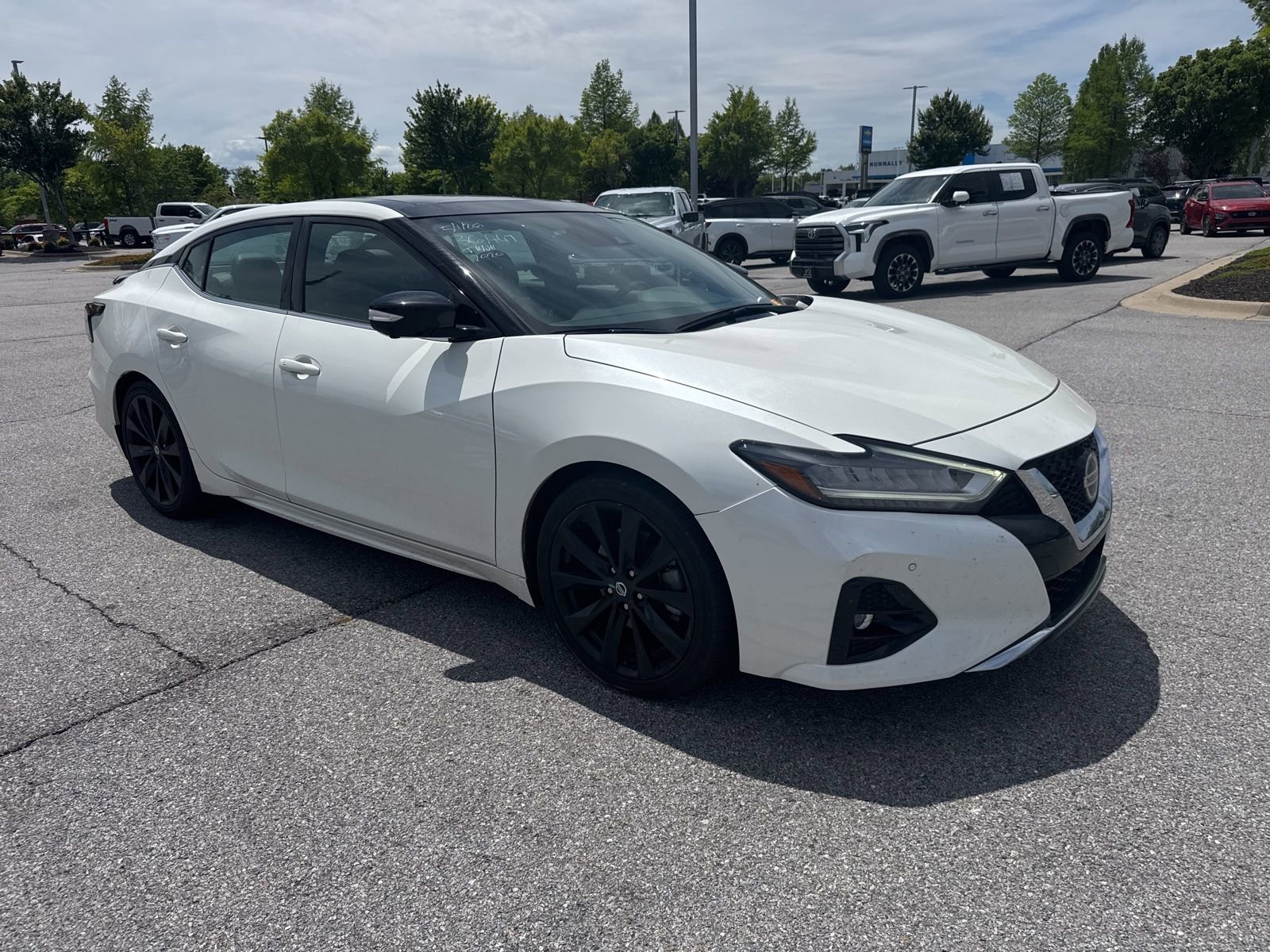 Used 2020 Nissan Maxima SR w/ Sport Mat Group FWD image 3