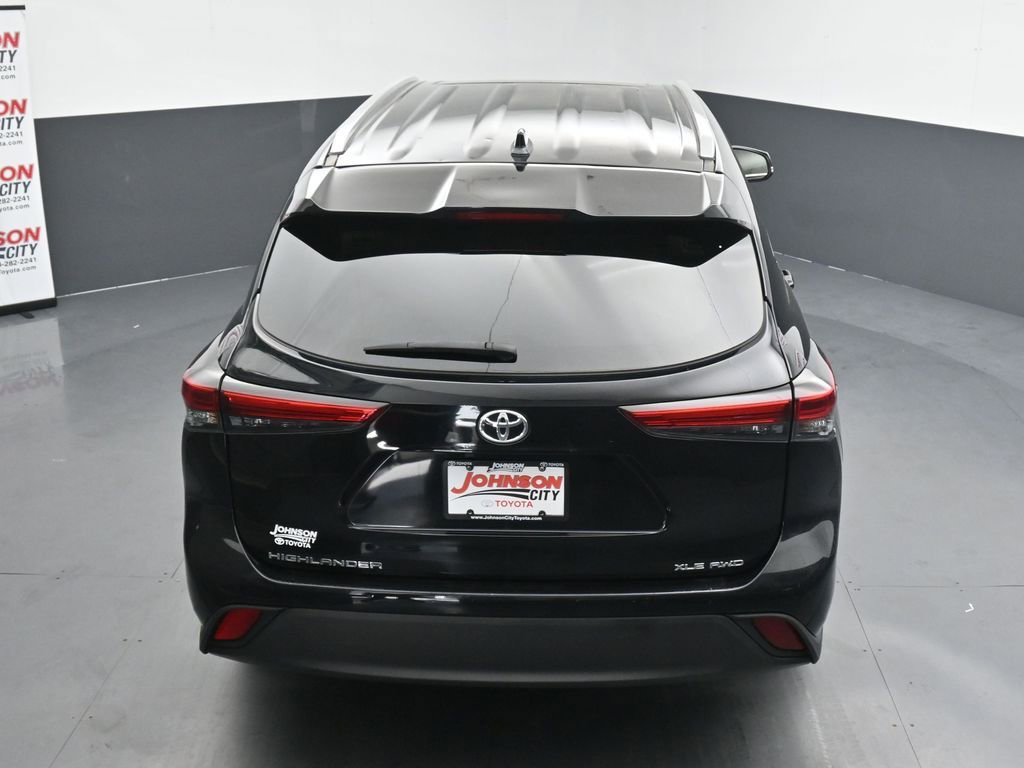 Used 2023 Toyota Highlander XLE AWD/4WD image 33