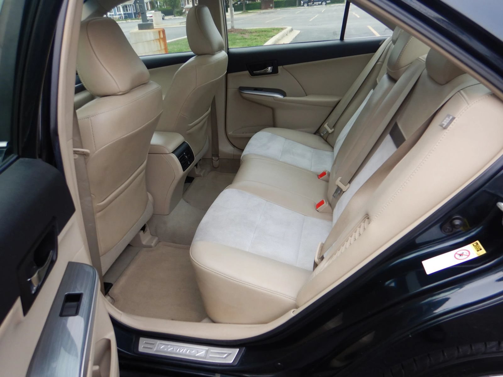 Used 2012 Toyota Camry XLE w/ Leather Pkg FWD image 20