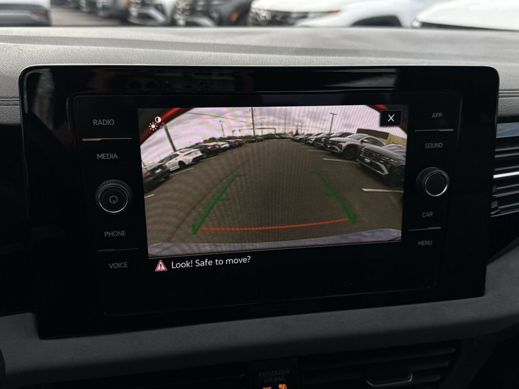 Used 2025 Volkswagen Jetta SE image 19