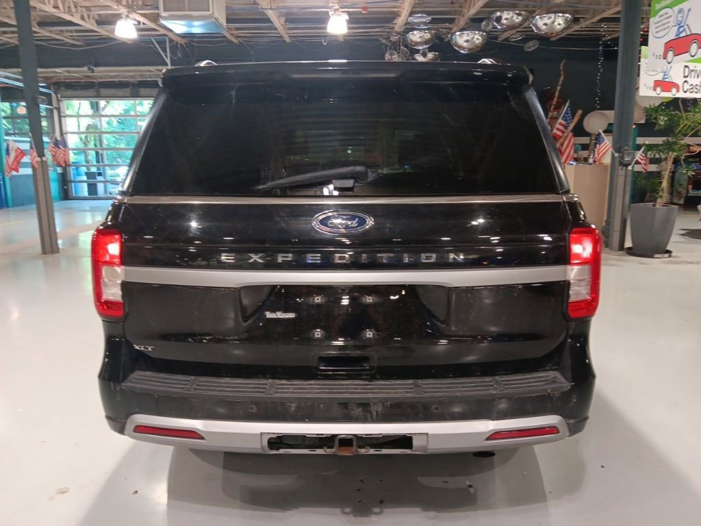 Used 2024 Ford Expedition XLT AWD/4WD image 7