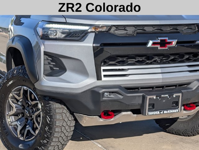 Used 2026 Chevrolet Colorado ZR2 w/ Technology Package AWD/4WD image 3
