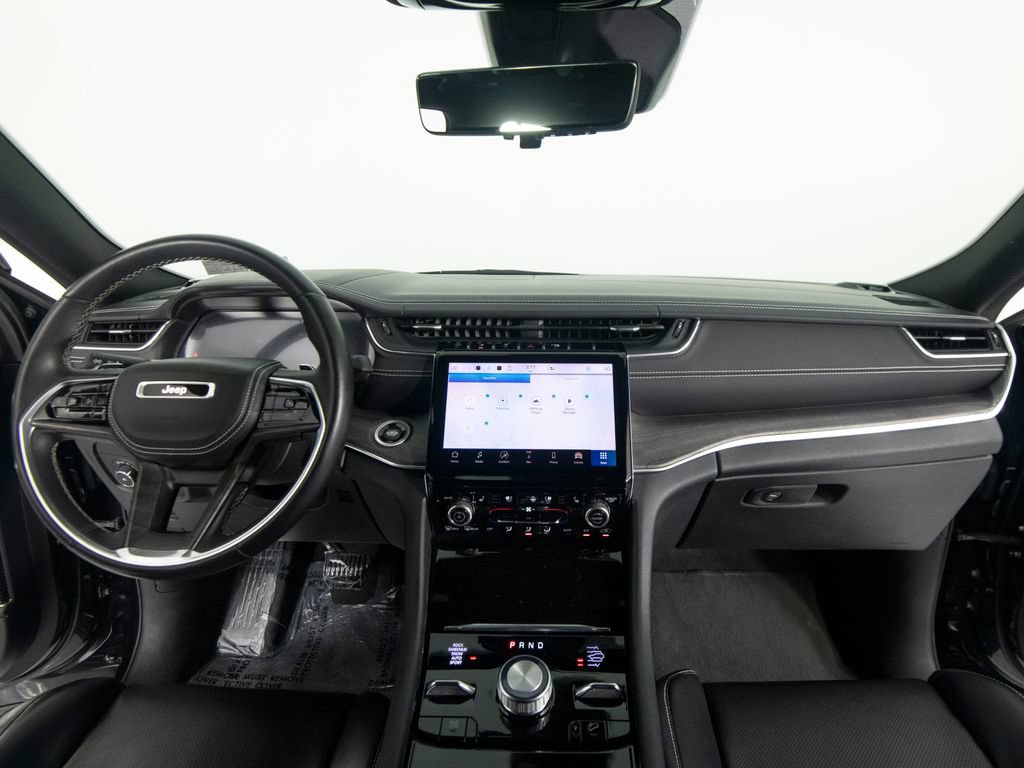Used 2022 Jeep Grand Cherokee L Overland w/ Luxury Tech Group IV AWD/4WD image 34