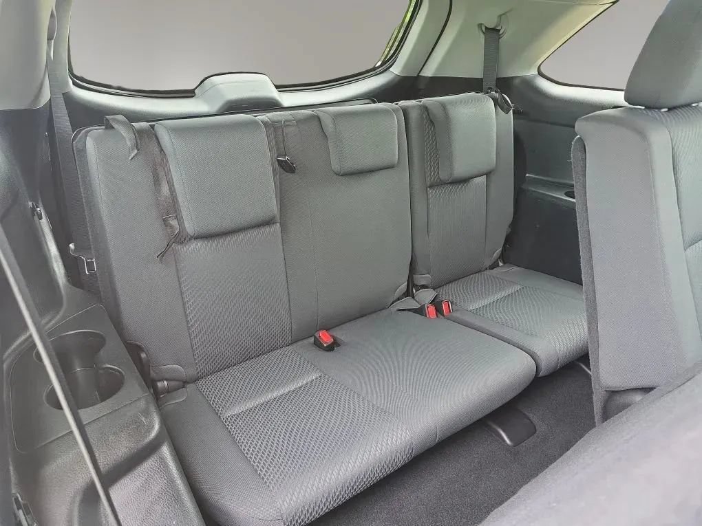 Used 2019 Toyota Highlander LE AWD/4WD image 42