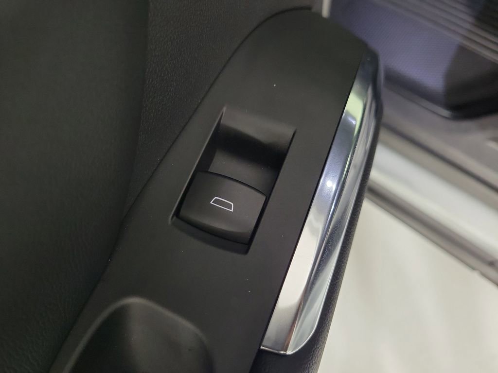 Used 2025 Chevrolet Traverse Z71 w/ Driver Confidence Package image 15