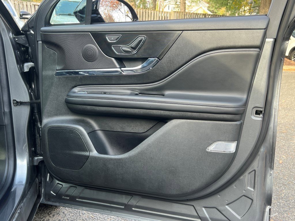 Used 2023 Lincoln Corsair FWD image 8