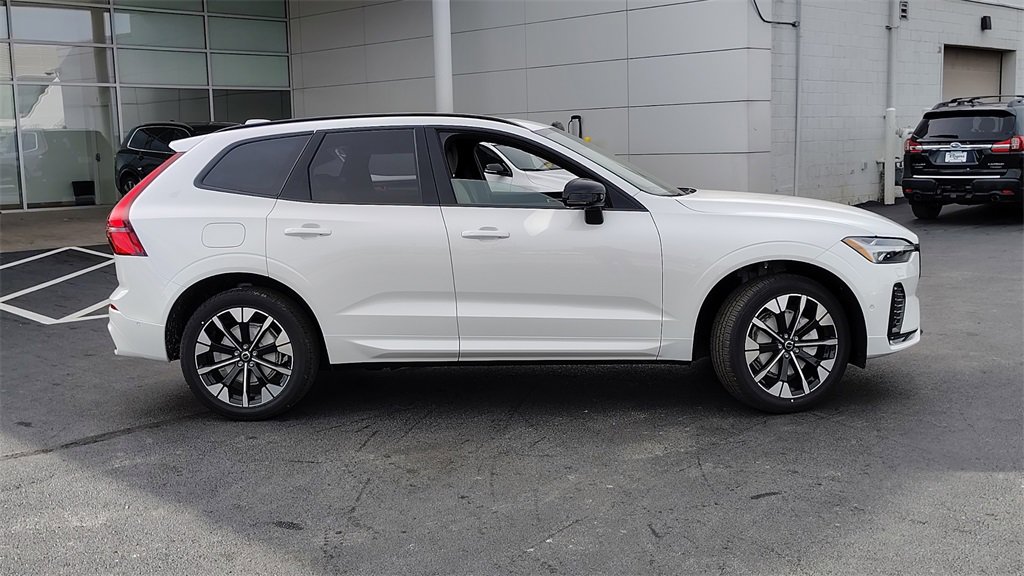New 2026 Volvo XC60 B5 Plus w/ Climate Package image 2