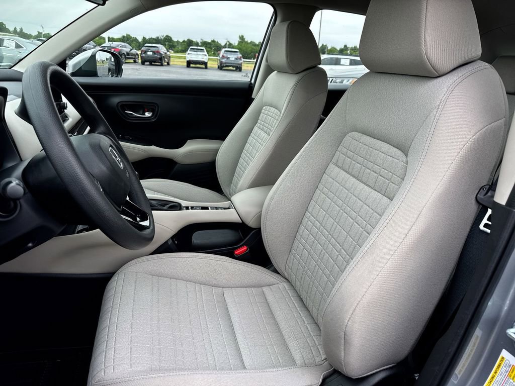 Used 2025 Honda HR-V LX image 11