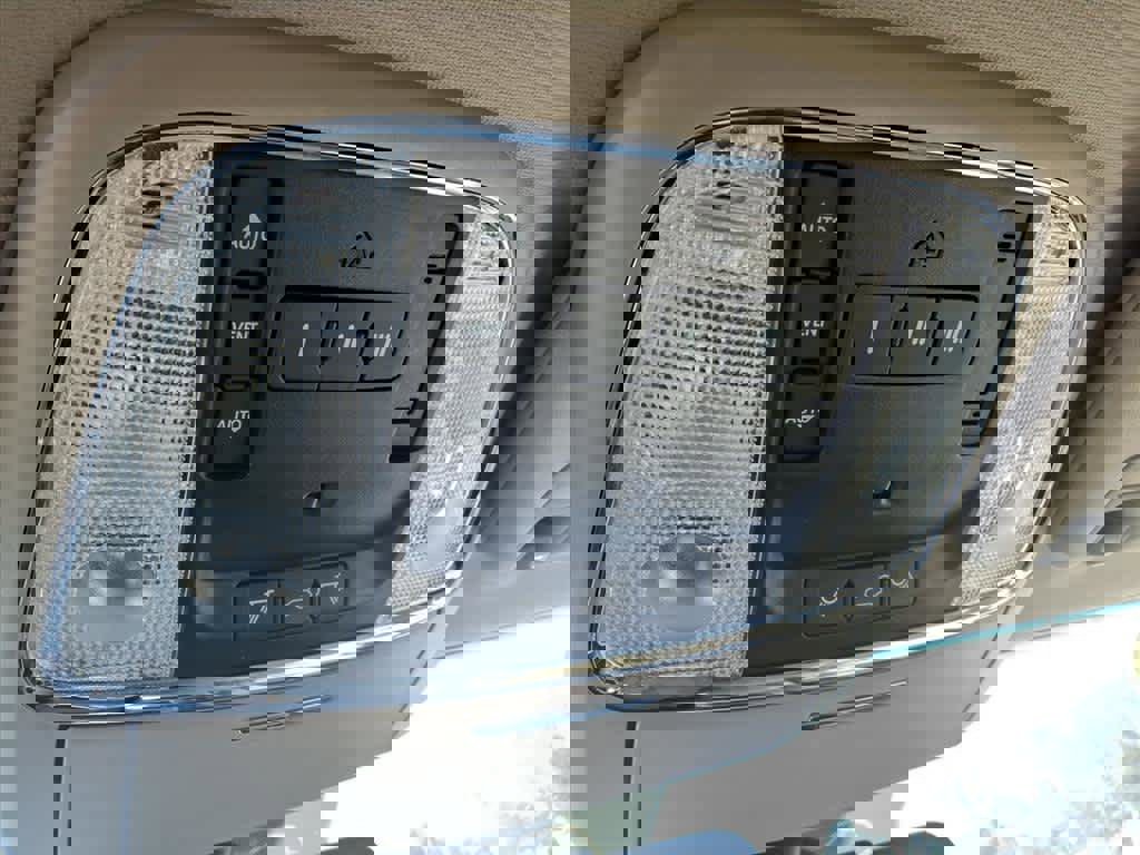 Used 2016 Jeep Grand Cherokee Limited image 15