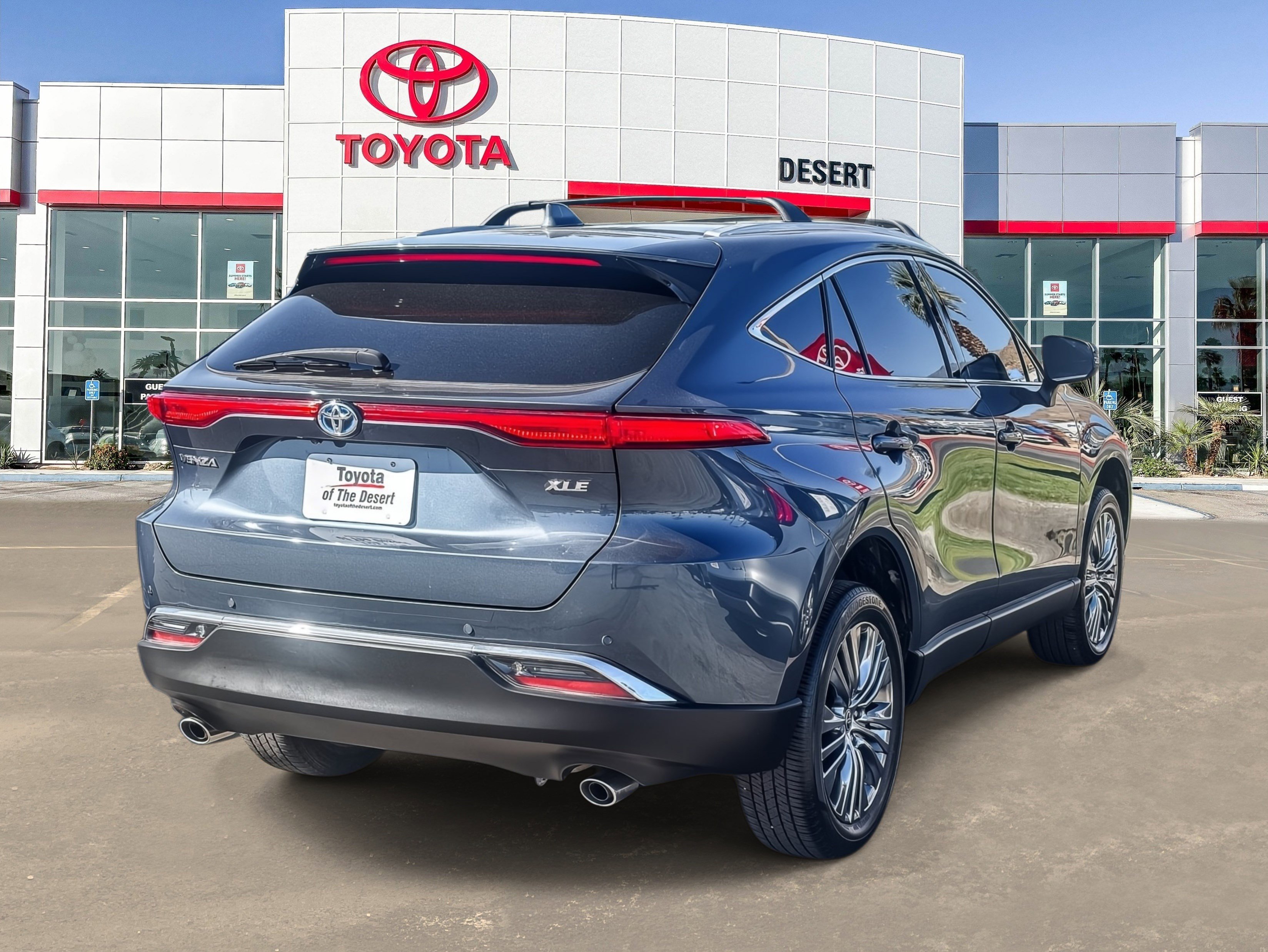 Certified 2023 Toyota Venza XLE image 7