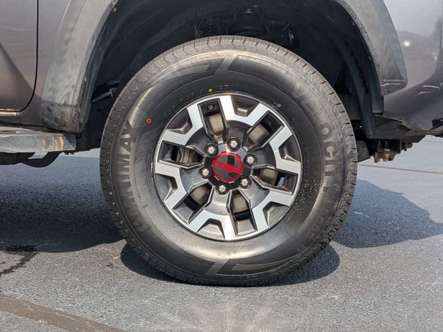 Used 2016 Toyota Tacoma TRD Off-Road w/ Premium & Technology Package AWD/4WD image 13
