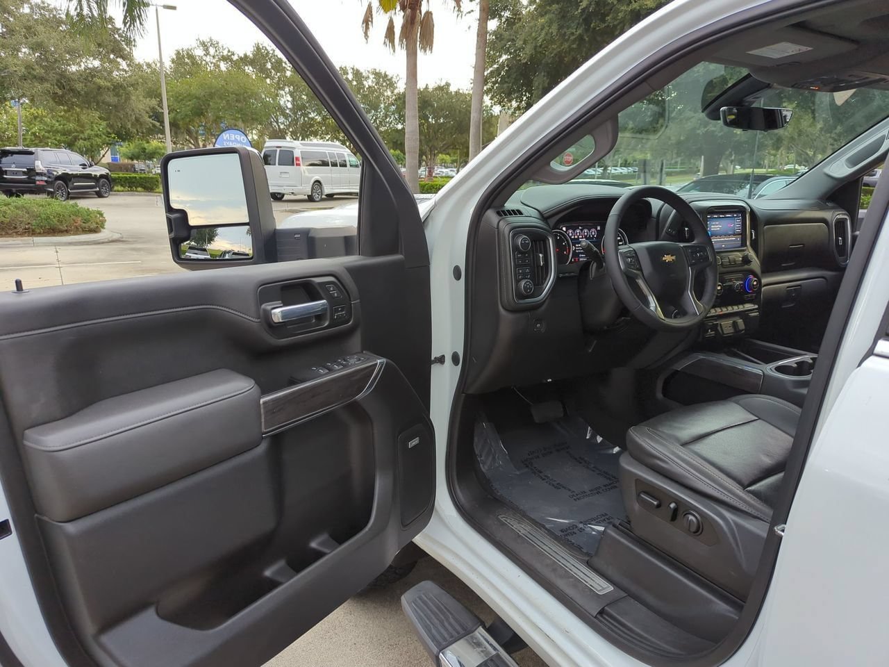 Used 2021 Chevrolet Silverado 2500 LTZ w/ LTZ Premium Package AWD/4WD image 8