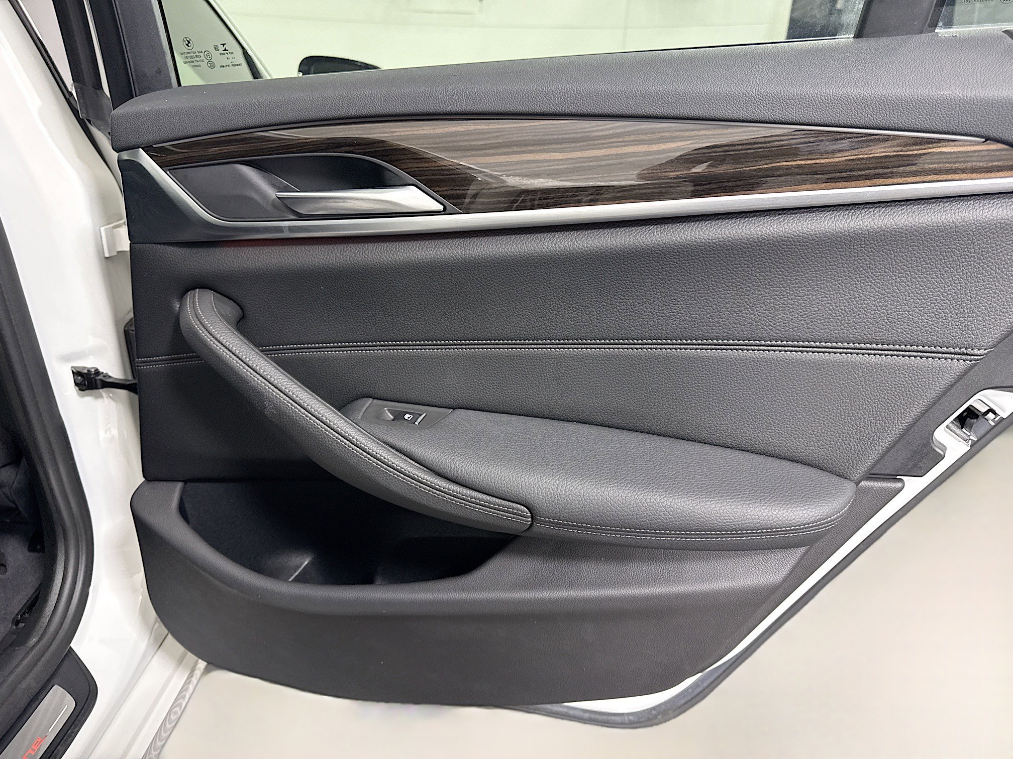 Used 2019 BMW 530i w/ Convenience Package image 28