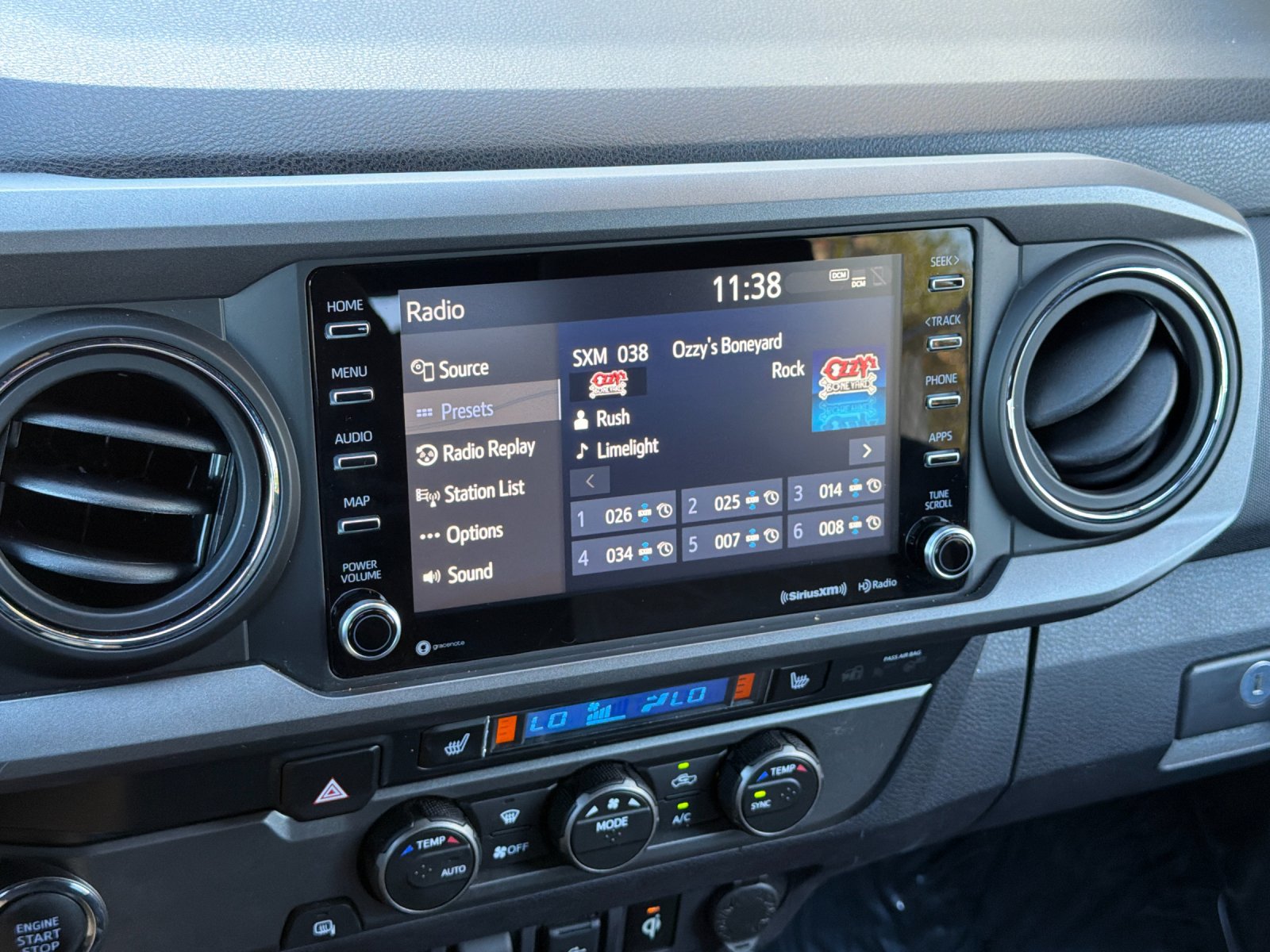 Used 2020 Toyota Tacoma TRD Off-Road w/ Technology Package RWD image 16