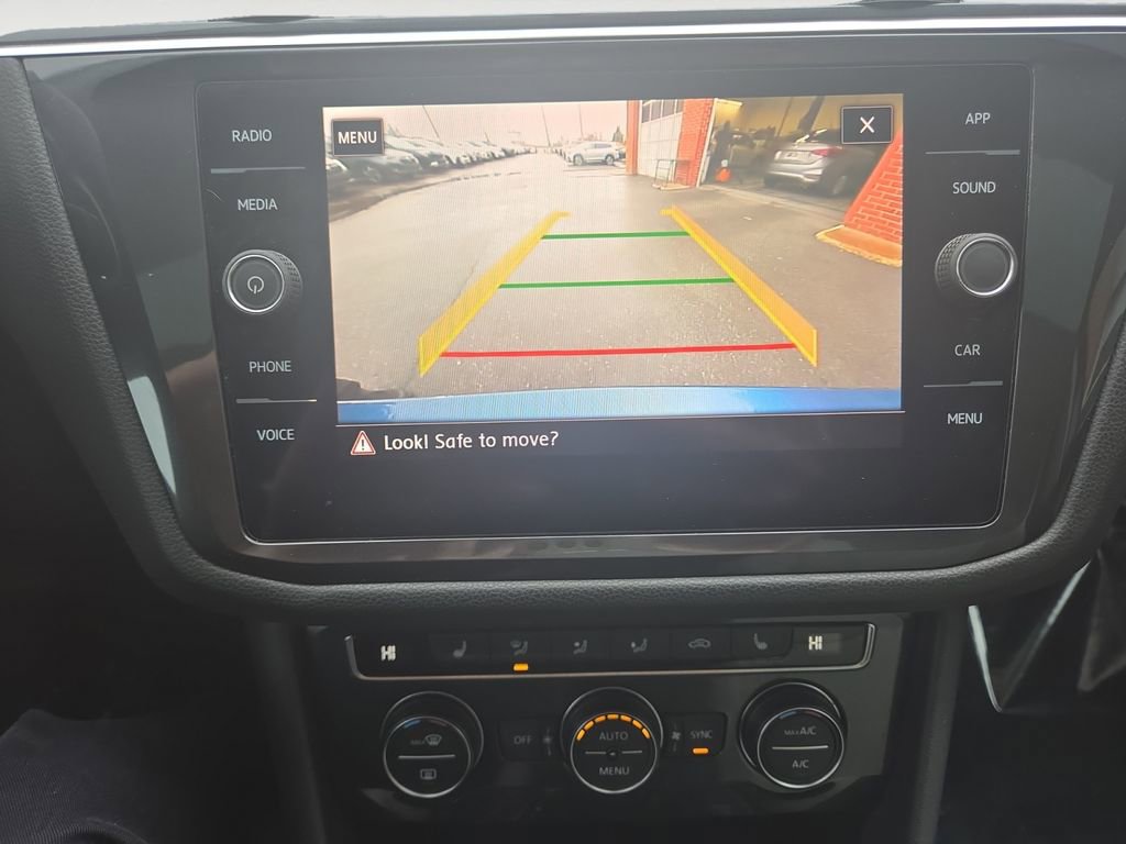 Used 2018 Volkswagen Tiguan SE w/ Panoramic Sunroof Package image 20