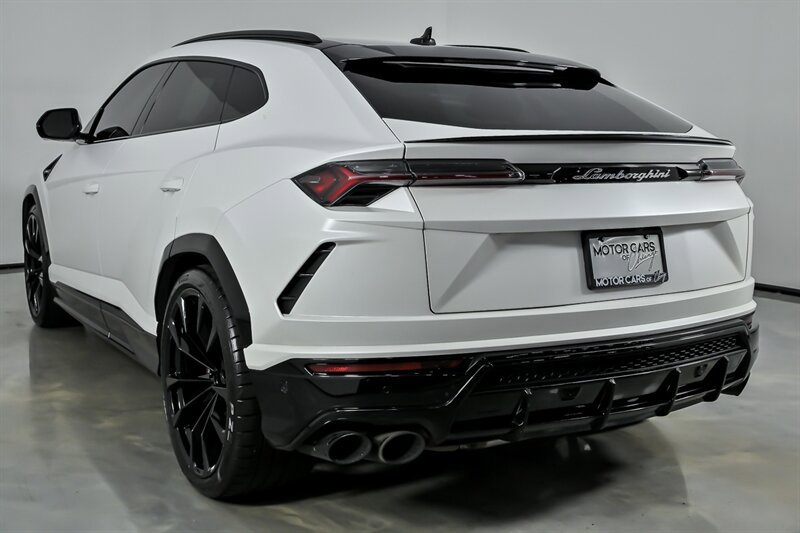 Used 2021 Lamborghini Urus AWD/4WD image 10