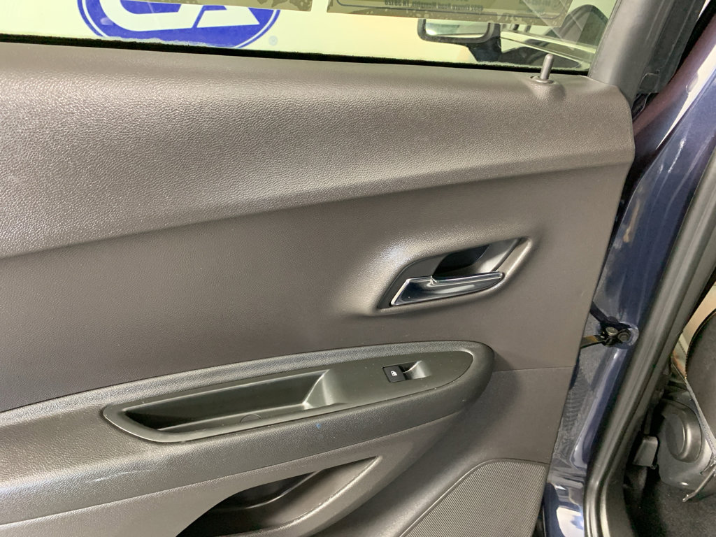 Used 2018 Chevrolet Trax Premier image 32