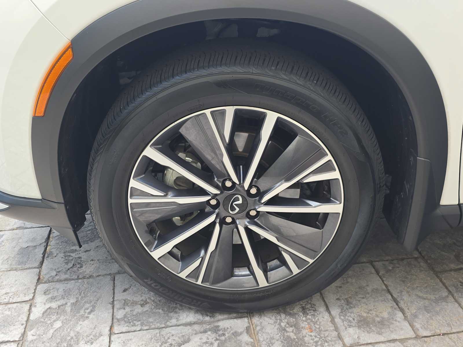 Certified 2026 INFINITI QX60 Luxe w/ Cargo Package FWD image 6