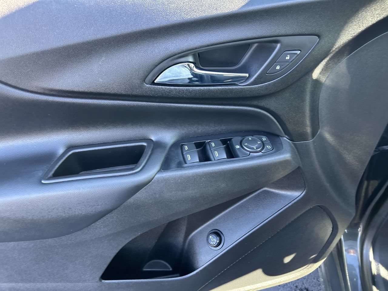 Used 2020 Chevrolet Equinox LT AWD/4WD image 21