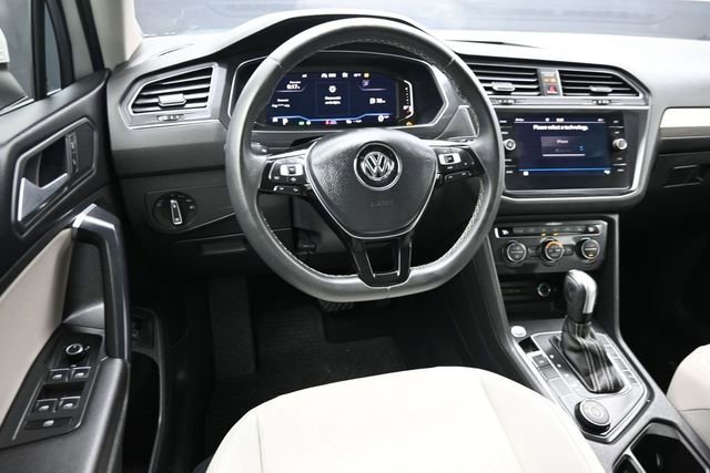 Used 2021 Volkswagen Tiguan SEL AWD/4WD image 18