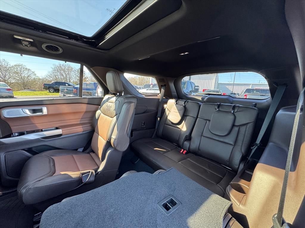 Used 2023 Ford Explorer King Ranch w/ Premium Technology Package image 13