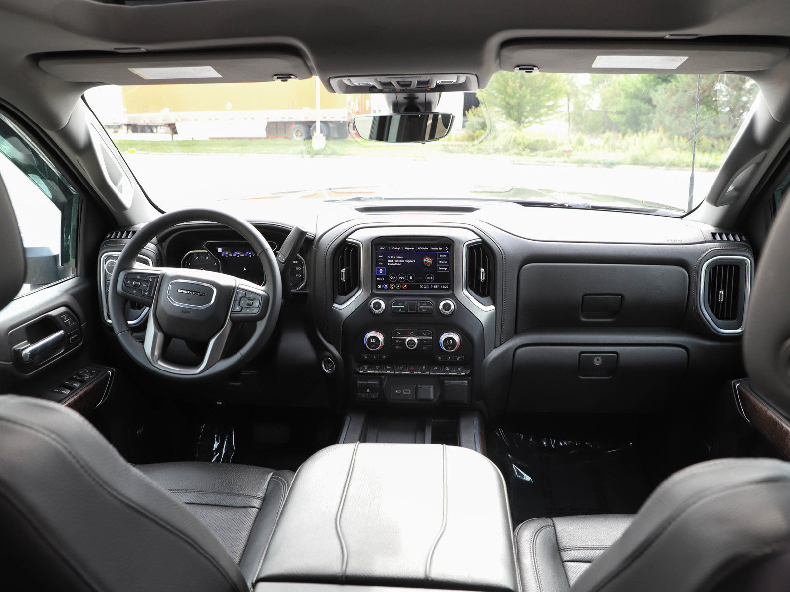 Used 2023 GMC Sierra 3500 Denali w/ Denali Black Diamond Edition AWD/4WD image 13
