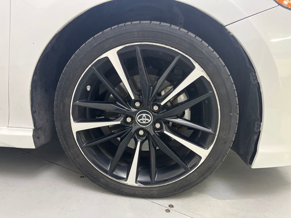 Used 2019 Toyota Camry XSE image 12