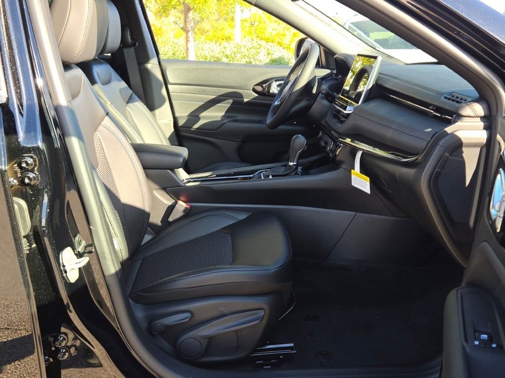 New 2026 Jeep Compass Latitude image 7