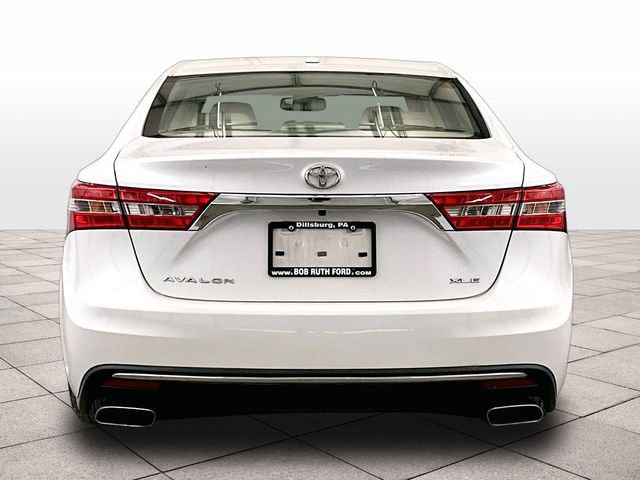 Used 2017 Toyota Avalon XLE Premium w/ All Weather Liner Package FWD image 4